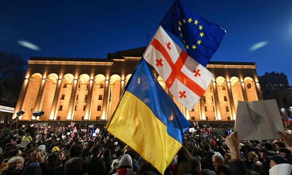 Γεωργία: Το Κοινοβούλιο υπερψηφίζει νόμο περί εξωτερικής επιρροής - Άρση του βέτο της προέδρου